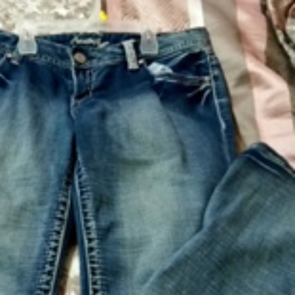 Jeans - Picture 2 of 4